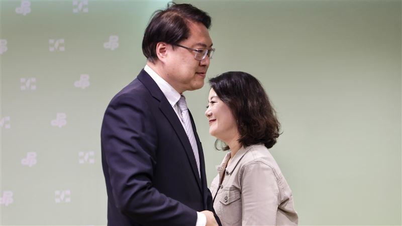 罷免失敗　周玉蔻：林右昌下台、內閣重組