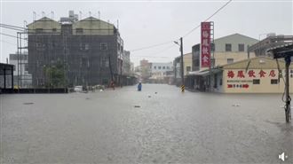 後壁水淹及腰！大豪雨灌民宅　馬路變小河