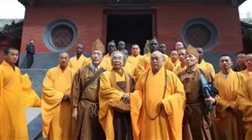 ▲少林寺方丈釋永信爆犯淫戒，擁有雙身分證玩女人、有私生子。（圖／翻攝自微博）

