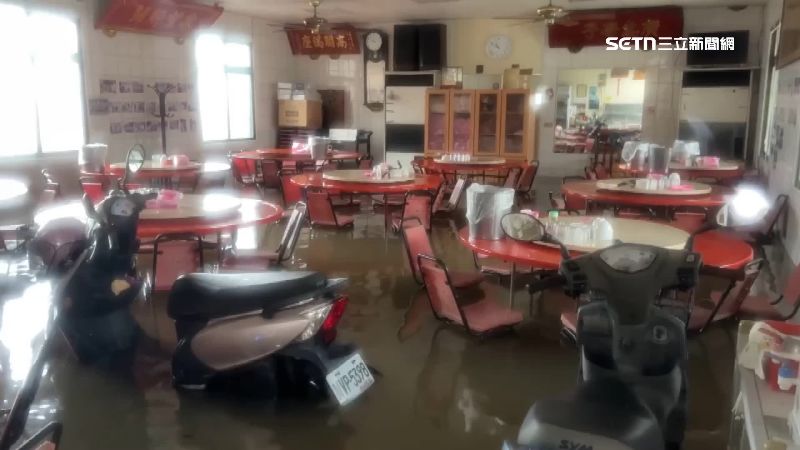 菁寮老街每戶都淹　民：公所鎖門領嘸沙包