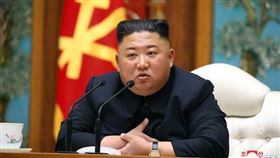 北韓領導人金正恩（圖）上週缺席祖父金日成冥誕紀念活動，引發外界對他健康狀況的高度揣測。圖為金正恩出席11日主持勞動黨政治局會議。（圖取自北韓中央通信社網頁kcna.kp）