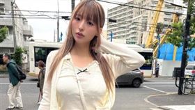 AV女優桃果明里擁有甜美的臉蛋與傲人上圍，讓不少老司機瞬間圈粉。（圖／翻攝自X_EvgT）
