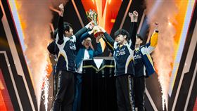 閃電狼 4：2擊敗泰國勁旅EA勇奪傳說對決 APL 2025 世界冠軍（業配勿用）