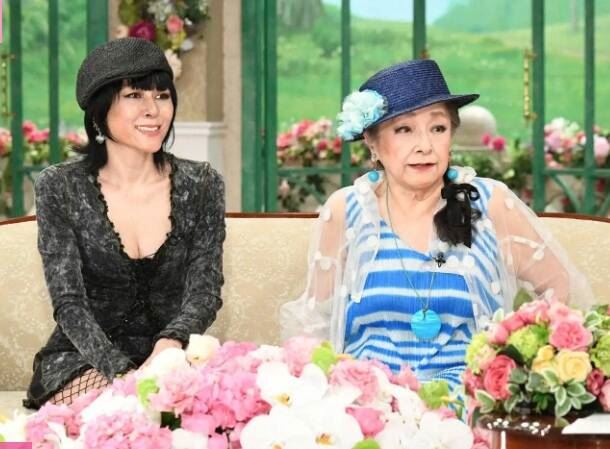 富士真奈美（右）2年前病倒。（圖／翻攝自X）