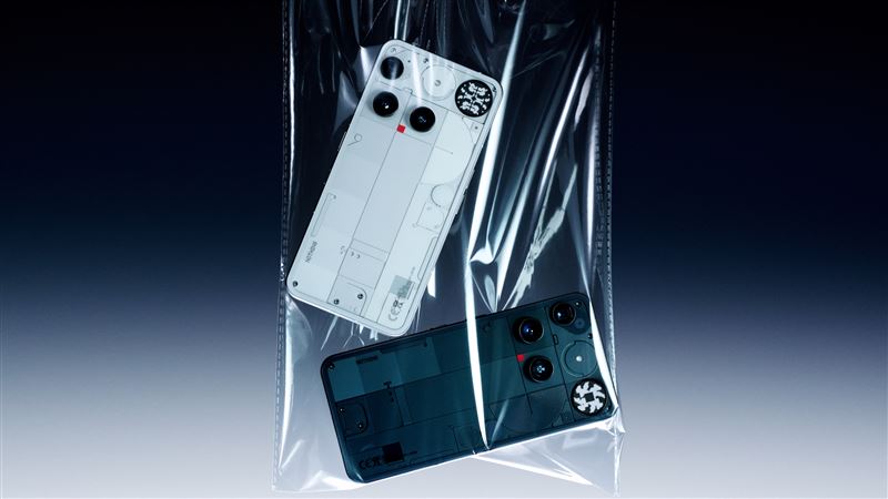 Nothing Phone (3)外觀承襲品牌標誌性的透明機身設計，展現工藝之美