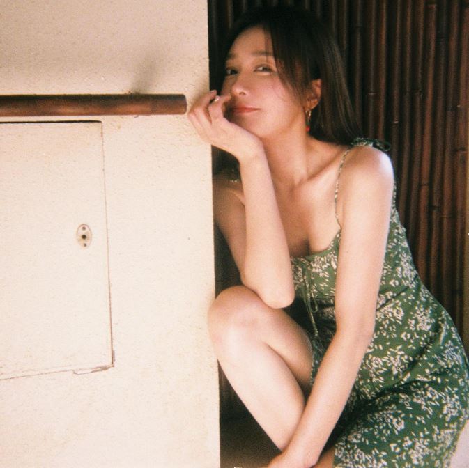 網友讚:秦嵐哪像46歲?根本像24歲!(圖/翻攝自秦嵐IG)