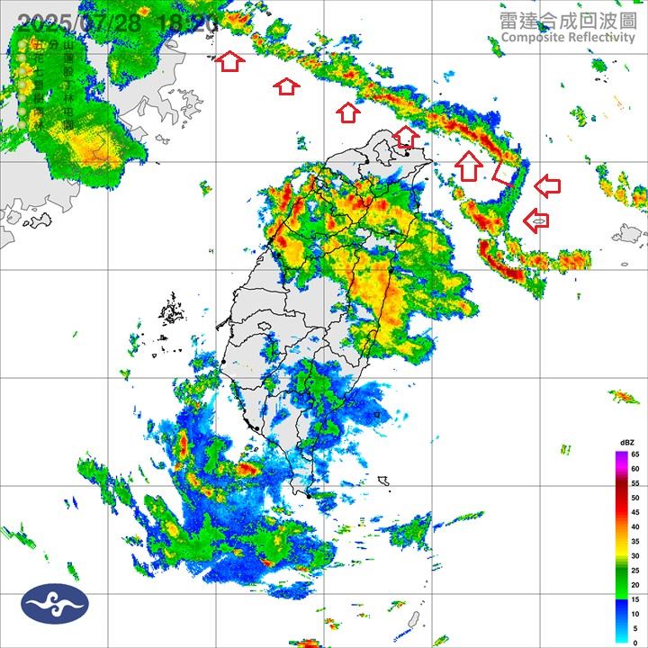 這次的水氣出現了自然界少有的「直線」及「直角」。（圖／翻攝自鄭明典臉書）