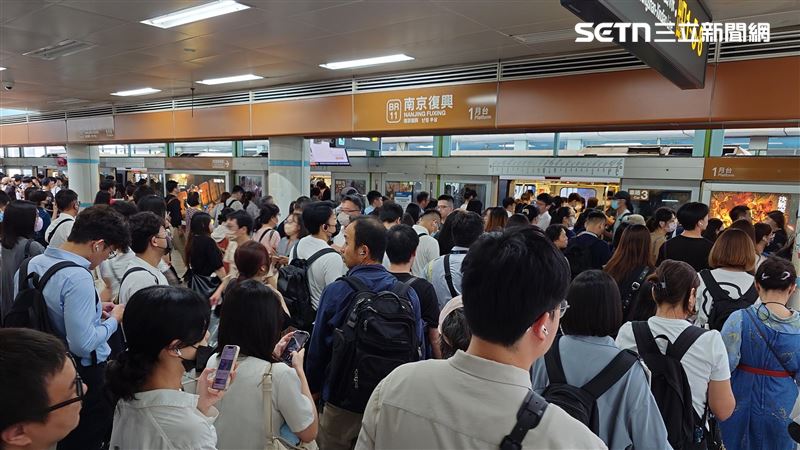 上班擠爆月台畫面曝!北捷發告警訊息