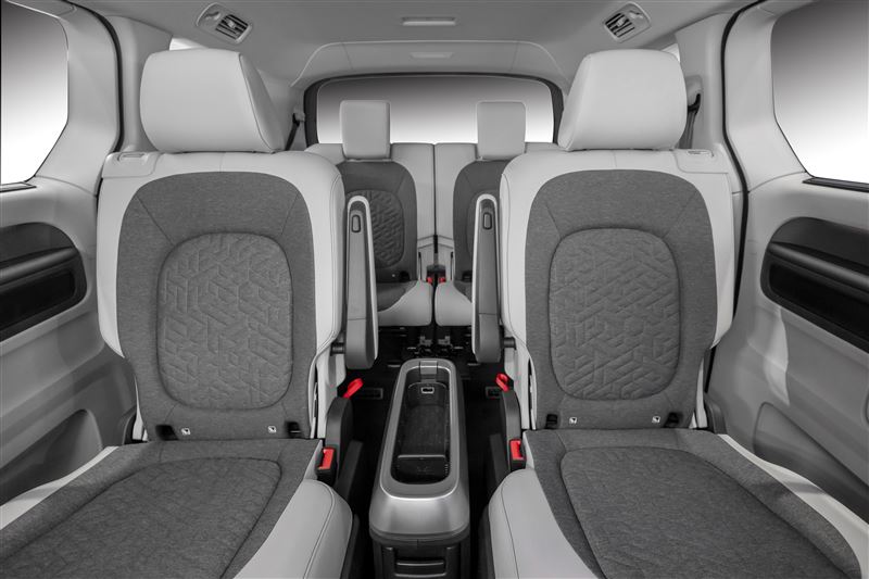福斯ID. Buzz六座版採用「2-2-2」獨立座椅配置(Volkswagen提供)