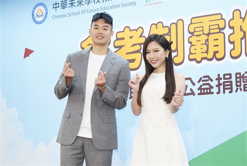 蔡尚樺與王齊麟(左)會相約打羽球(圖/記者趙于瑩攝)