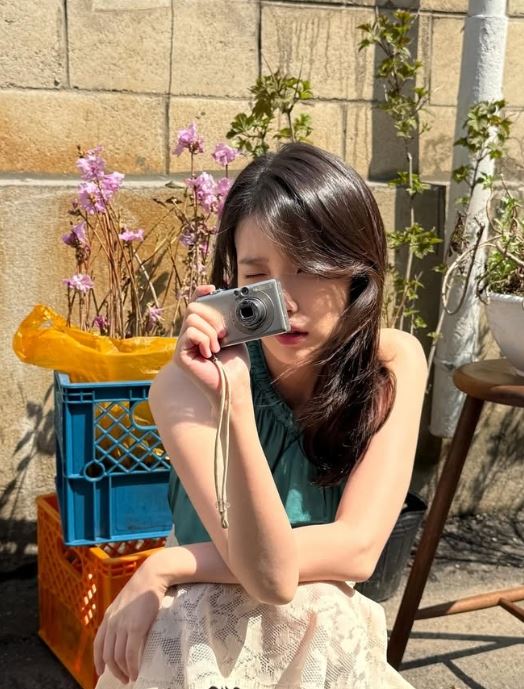 國外期刊證實：外表越滿意身體越健康。整外名醫潘致皓推「555法則」，讓自己更美麗更帥氣美麗不求人。（圖／翻攝自IG @dlwlrma IU ）