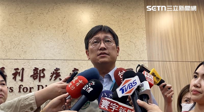 林詠青說明，2案經通報檢驗後確認均為伊科病毒11型感染併發重症。（圖／記者蔣季容攝影）