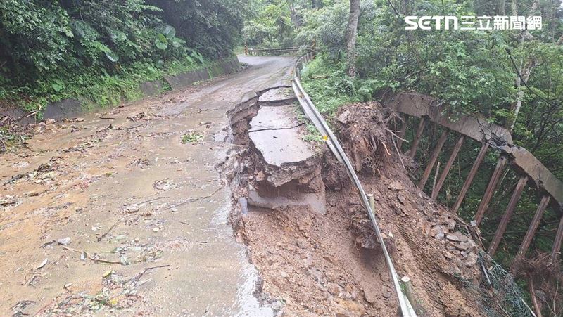 豪雨成災!苗栗南庄道路大面積坍方慘況曝