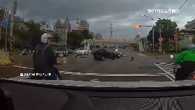 v闖紅燈撞傷1330