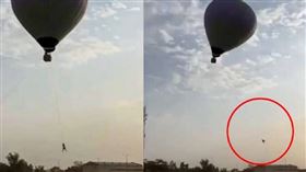 印度一名男子從事與熱氣球相關行業，今年巴蘭節時不慎被熱氣球拖上空中，從18公尺高度墜落，當場喪命。（圖／翻攝自X）
