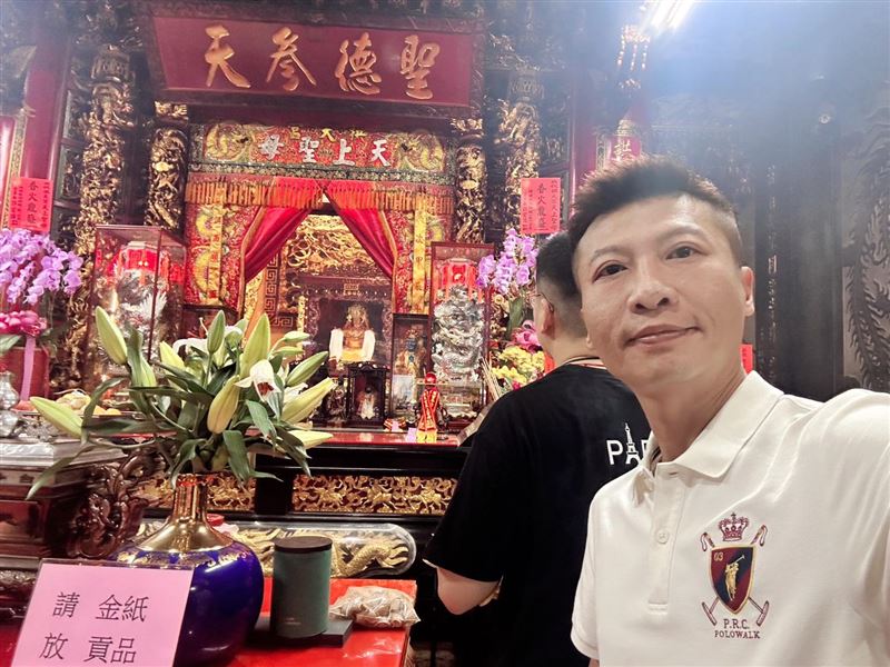 台語歌王方順吉宣布離開台灣。（圖／翻攝自臉書）