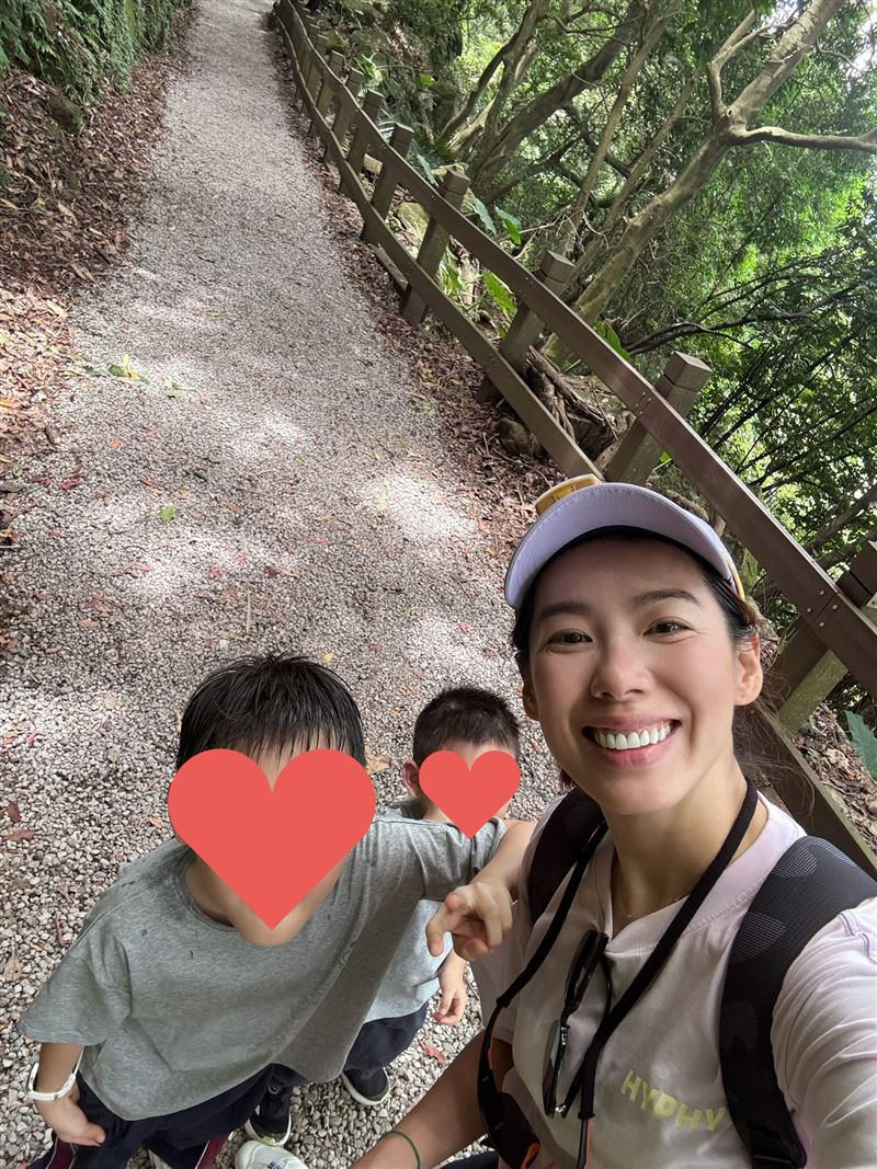 林可彤才移居美國一週，坦言自己每天都想回台灣。（圖／翻攝自林可彤臉書）