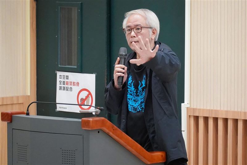 《國際橋牌社》導演汪怡昕發文談林右昌為大罷免辭職。（圖／翻攝自汪怡昕臉書）