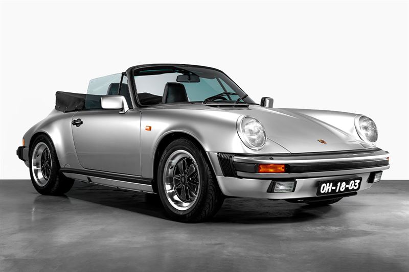 這輛保時捷911 Carrera 3.2敞篷車陪伴洗拿在公路上奔馳。(翻攝SBX網站)