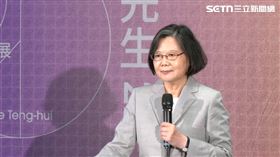 ▲蔡英文出席「PROTOTYPE：民主先生2.0數位李登輝」特展。（圖／翻攝畫面）