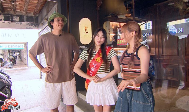 阿喜(中)頻頻搞笑,風田(左)和朵拉在旁目瞪口呆。(圖/TVBS提供)