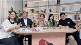 于美人宣布新身分。（圖／《美人加油讚》提供）