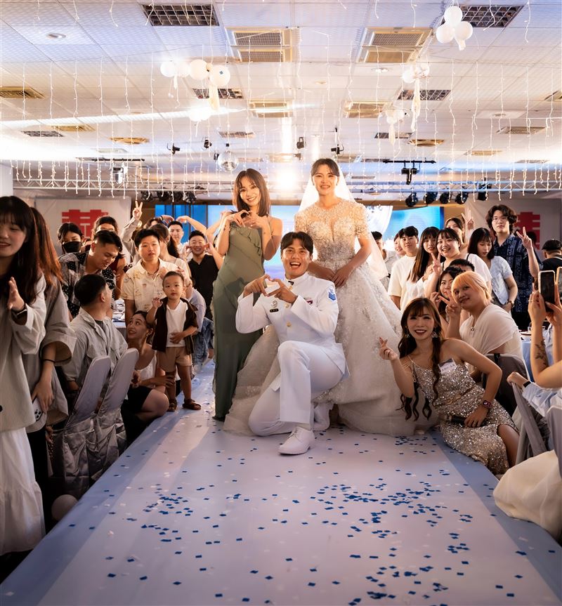 陳芳語擔任婚禮證婚人。(圖/陶山音樂提供)
