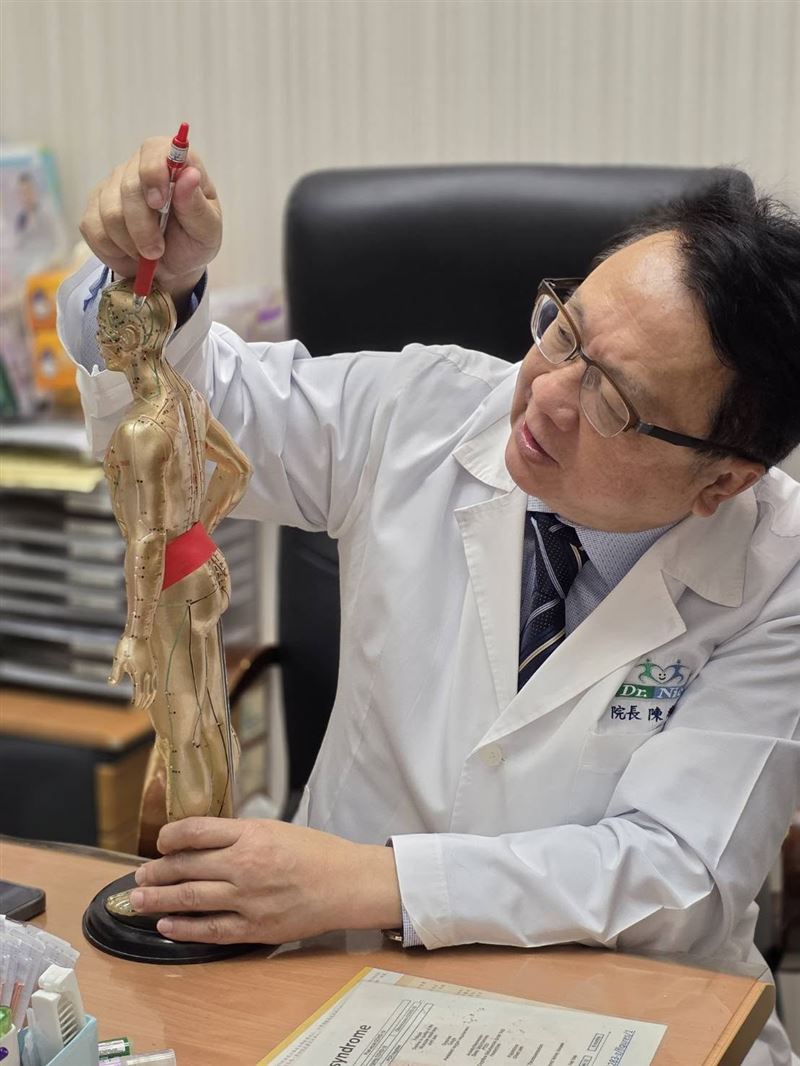 林志玲1個煎包11口吃有助減肥。期刊、陳潮宗中醫師:降低食慾是關鍵。(圖/陳潮宗中醫師提供)
