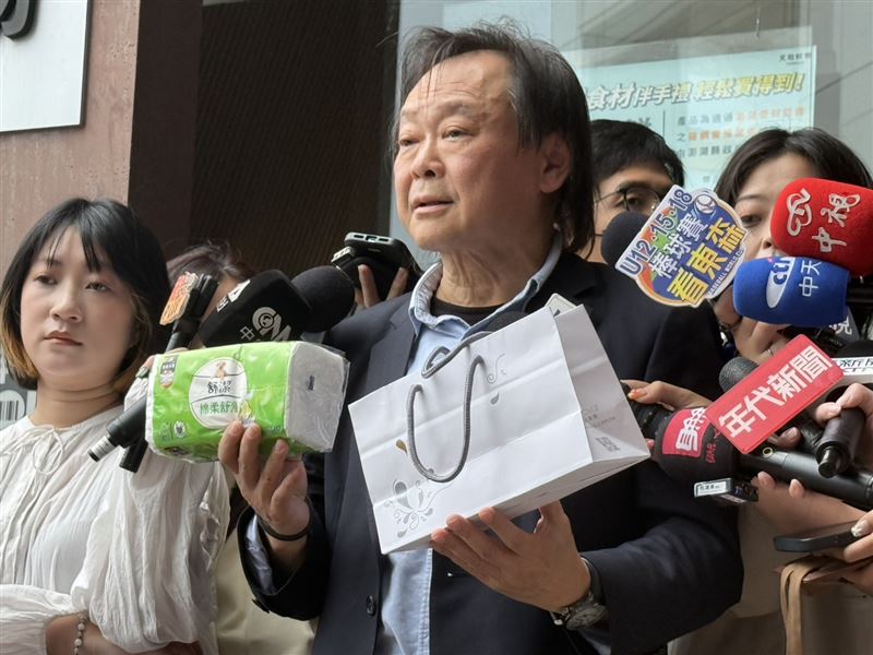 王世堅認為,社會不應該再撕裂,應請罷團撤案,且黨團總召柯建銘應「知所進退、自知之明」。(圖/記者劉秀敏攝影)