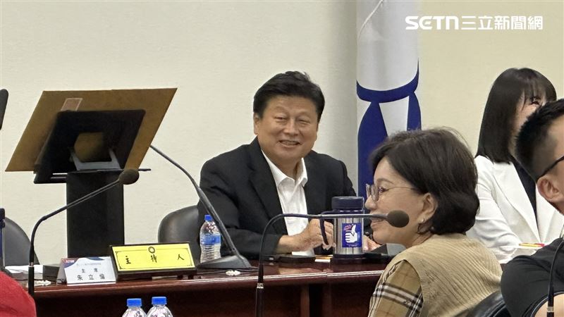 國民黨團總召傅崐萁今(31)日表示,跟美國關稅締約一定要經過立法院同意。(圖/記者詹宜庭攝影)