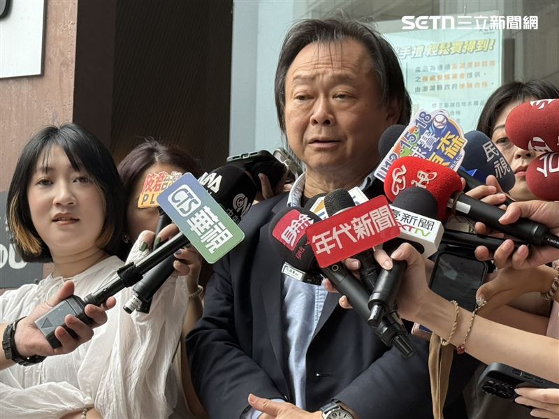 民進黨立委王世堅出席中常會。(圖/記者劉秀敏攝影)