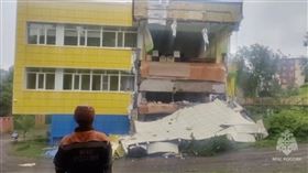 俄羅斯8.8強震！「幼兒園」塌一半（圖／路透社／達志影像）