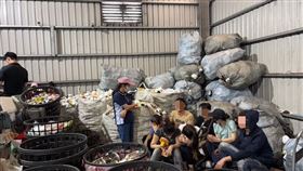 被逮的外籍移工。（圖／翻攝畫面）