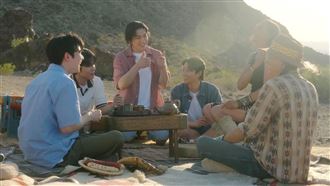 人氣韓團出道十週年電影　私下模樣全公開