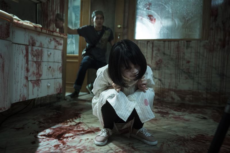 《紅衣小女孩:魔神仔》實際進入電影中的凶宅場景以8K規格拍攝。(圖/©紅衣小女孩股份有限公司)