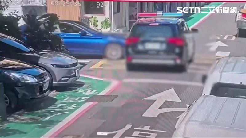 巡邏通過巷口未停讓　北市保大警車撞賓士