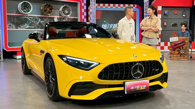 沈玉琳購入不少豪車,其中也不乏賓士與保時捷。(圖/翻攝自沈玉琳臉書)