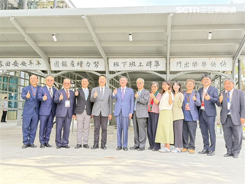 國家鐵道博物館今日舉行開幕儀式,行政院長卓榮泰、交通部長陳世凱以及文化部長李遠都親自到場。(圖/記者李育道攝影)