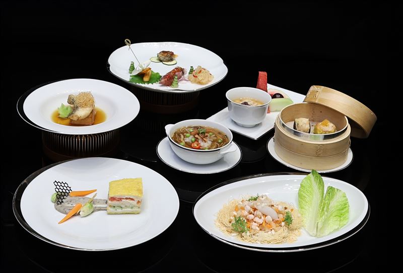 六福旅遊集團「海之鮮旬味-台灣夏語」以粵菜烹調手法與台灣在地料理作結合，將特產海鮮與在地小農鮮蔬融入桌菜與套餐中，包含經典龍蝦三明治、宜蘭西魯肉、基隆奶油桂花蟹、澎湖角瓜、蛤蠣等不僅嚐得到台灣寶島風味，也保有粵菜烹調精隨。（圖／飯店旅宿業者提供）