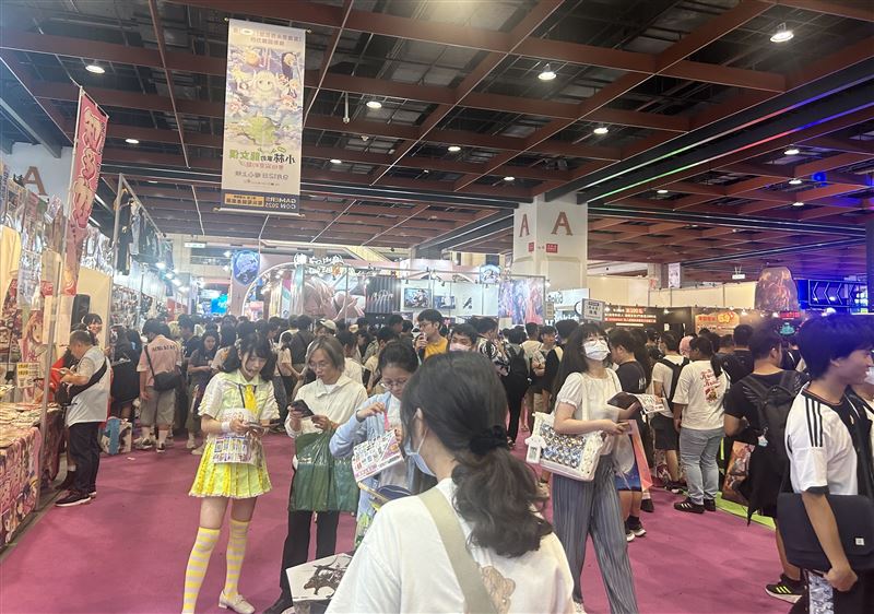2025台北漫畫博覽會吸引大量動漫迷湧入會場,五天突破63萬人進場