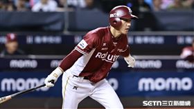 ▲中職36年例行賽，樂天桃猿左外野手陳晨威打成二壘滾地球出局。（圖／記者劉彥池攝影）