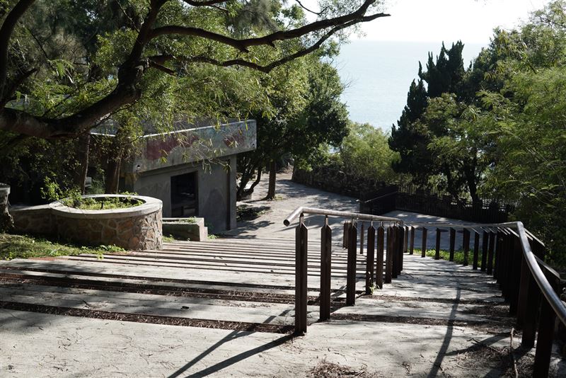 群青建築師事務所設計，佇於建築師事務所監造之《海上鋼琴吧 &mdash; 南竿53據點》完工後首次打開。（圖／文總提供）