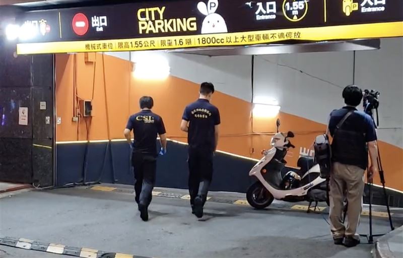 警方在現場蒐證，同時擴大追捕涉嫌殺害谷姓女公關的前男友。（圖／翻攝畫面）