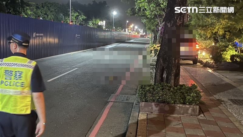 47歲越南籍范姓男子騎車在中山北路上,遭同向行駛的聯結車撞死。(圖/翻攝畫面)