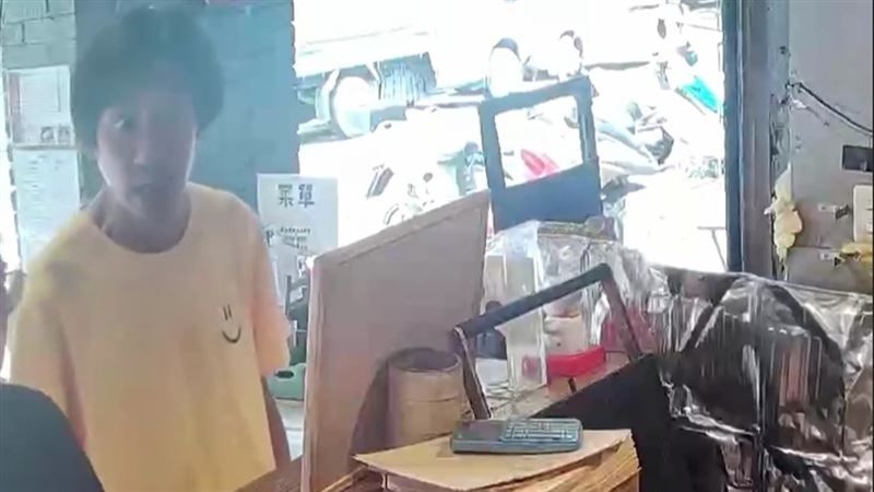唐治平對著店家大聲咆嘯。(圖/翻攝畫面)