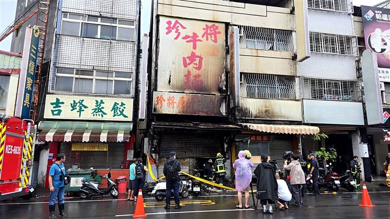 「珍將牛肉麵」深受民眾喜愛,不料卻發生奪命火警意外。(圖/翻攝畫面)