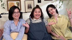 鍾欣凌擔任訪談嘉賓，分享她人生獨特且真摯的心情故事，也數度把兩位主持人給惹哭了。（圖／menomeno X 人類圖畫館提供）