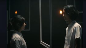 若盈和Ian先前才替金曲歌后艾怡良拍攝〈給她的話〉MV（圖／翻攝自YT、若盈Threads）