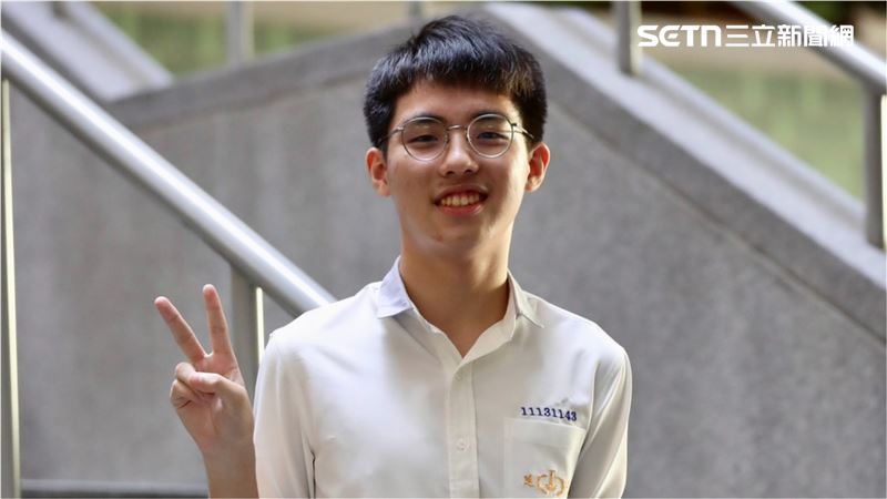 獨／全國僅2人！延平生分科滿級分雙榜首