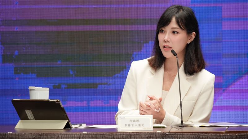 行政院發言人李慧芝今(31)日表示,根據行政院災害防救辦公室的紀錄,過去從來沒有為了颱風風災設置中央層級的前進指揮所,張啟楷對於基礎事實的認知恐有誤解。(圖/行政院提供)